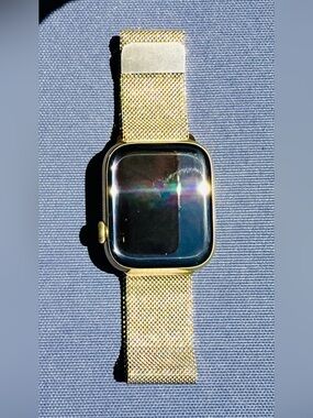 Apple Watch 45mm Gold Stainless Steel Milanaise Band- 8th Gen